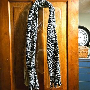 Black and White‎ Zebra Print Fringed Scarf | NWT Viscose Wrap